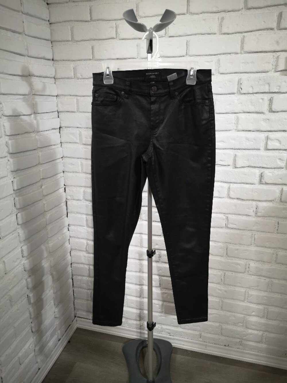 Banana Republic Factory Ladies Size 27 Skinny Fit Coated Denim Black Pants